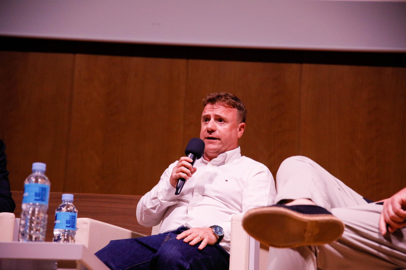 Imágenes de la presentación del documental "Almagrera, un sueño minero" en la biblioteca Villaespesa de Almería