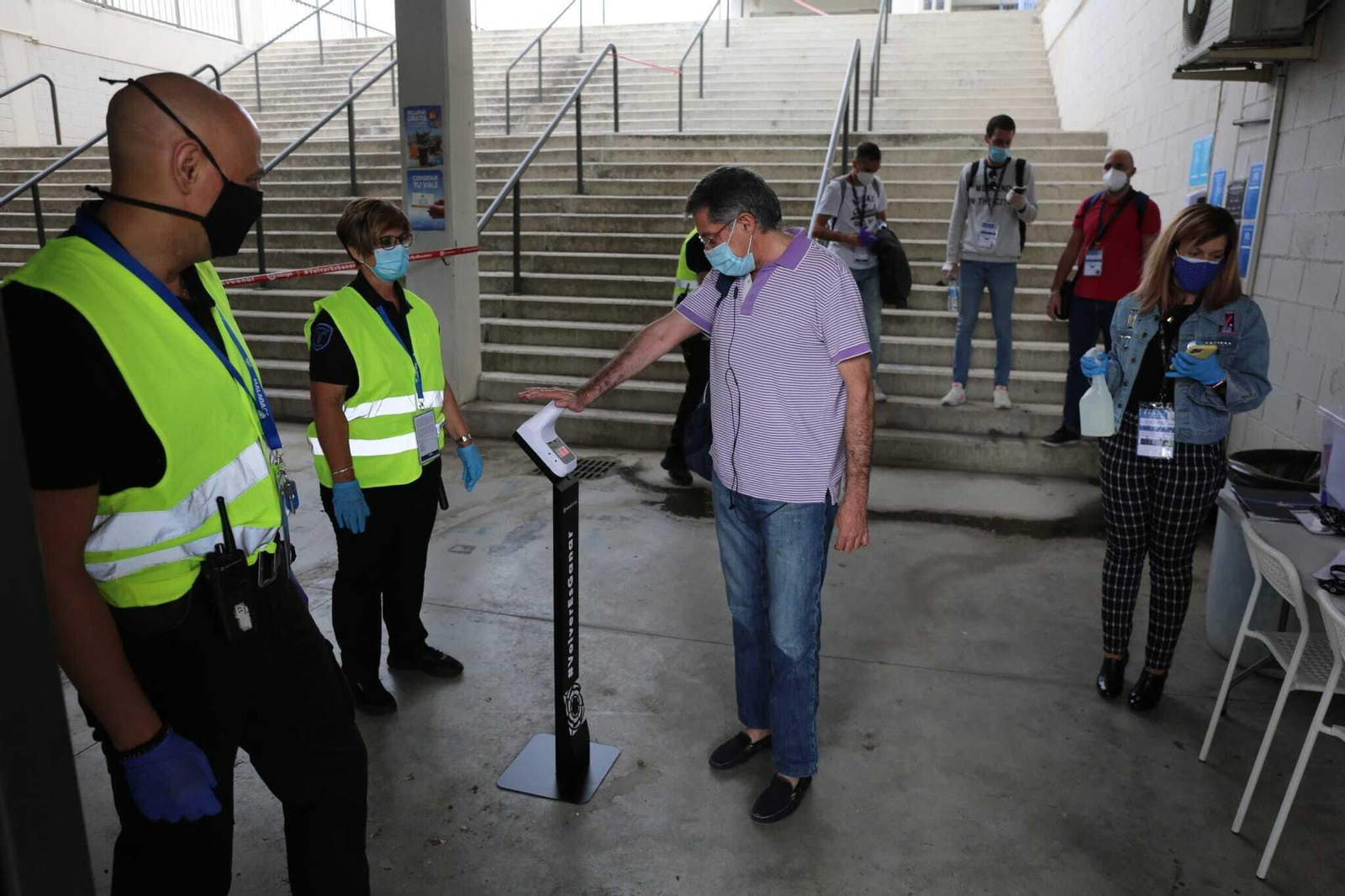 Galería: Llegada del equipo a La Rosaleda antes del Málaga CF-SD Huesca