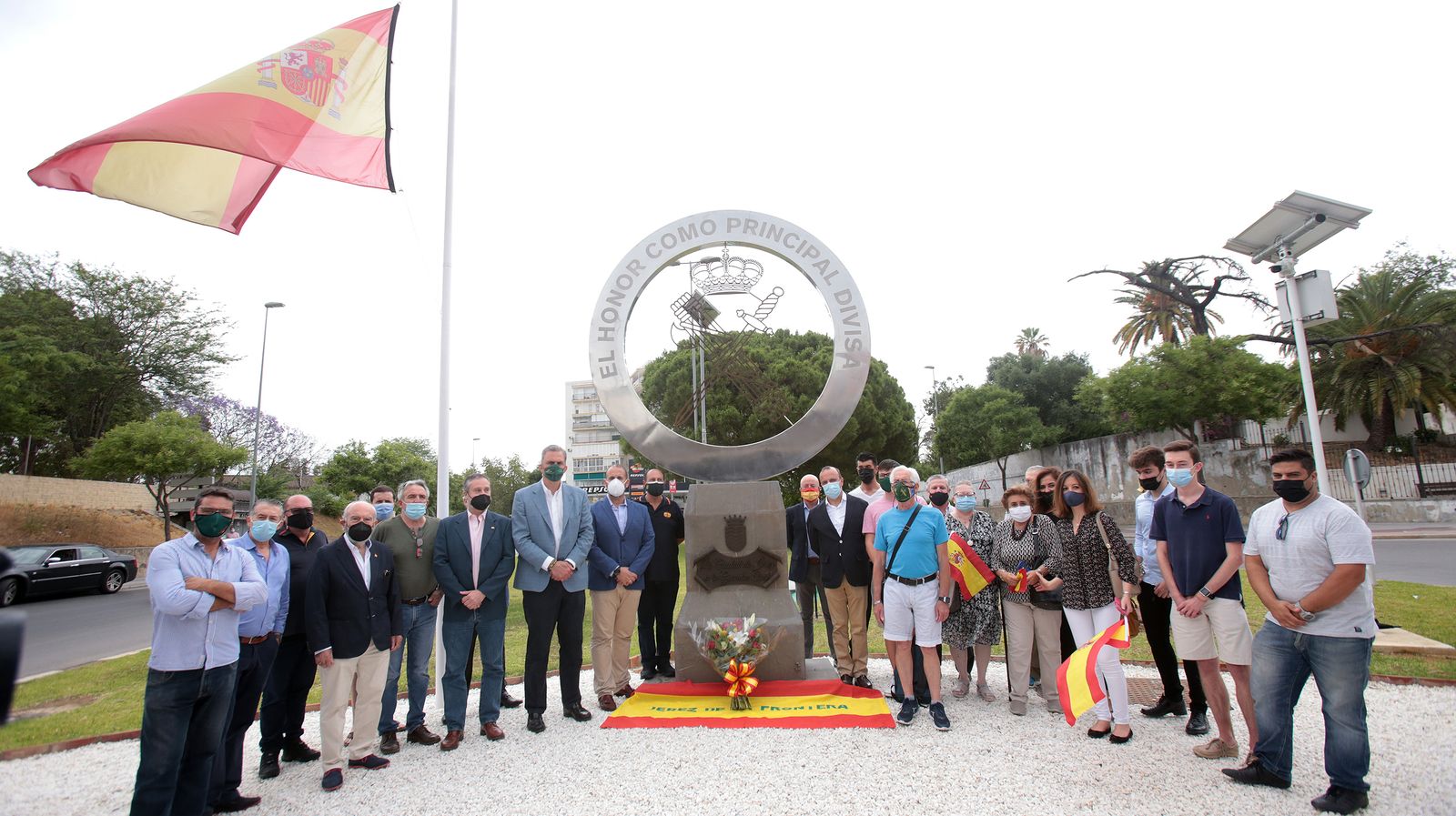 Ortega Smith asiste al homenaje de Vox al guardia civil Agustín Cárdenas en Jerez