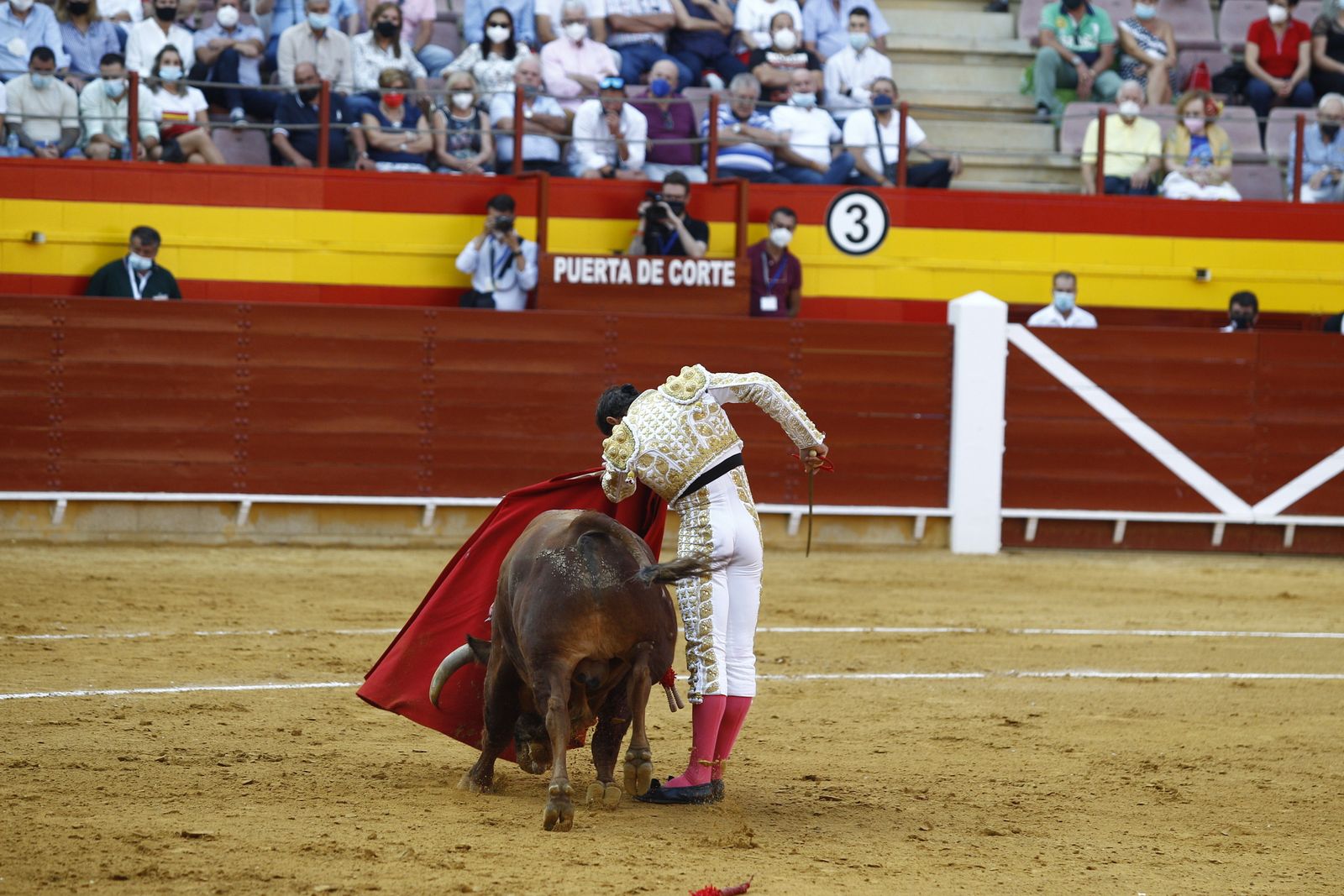 Fotogalería corrida de toros. Cayetano Rivera, Paco Ureña y Roca Rey. Roquetas de Mar.