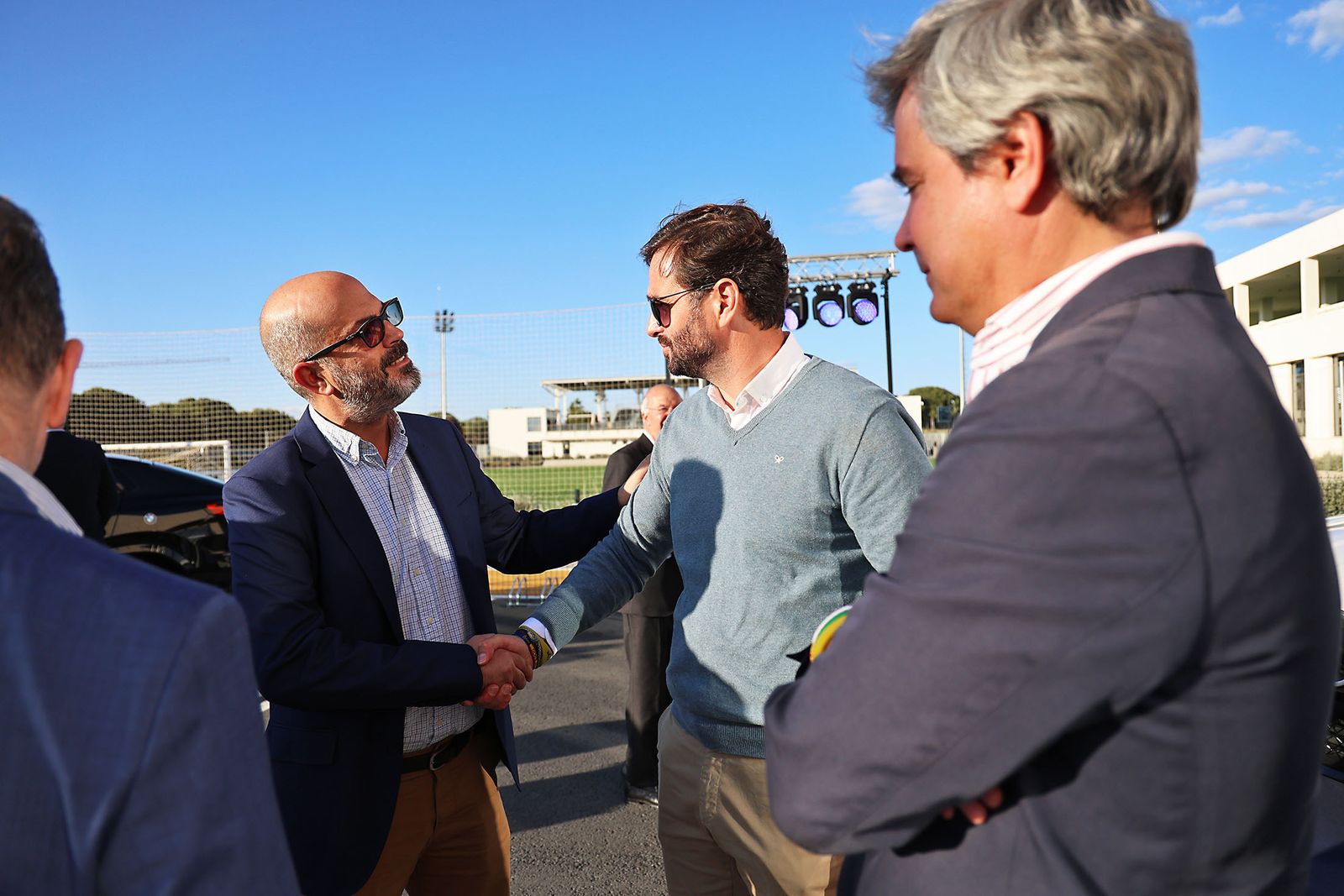 Movitransa presenta los nuevos modelos de BMW IX2 y el X2 en el complejo deportivo Lamiya