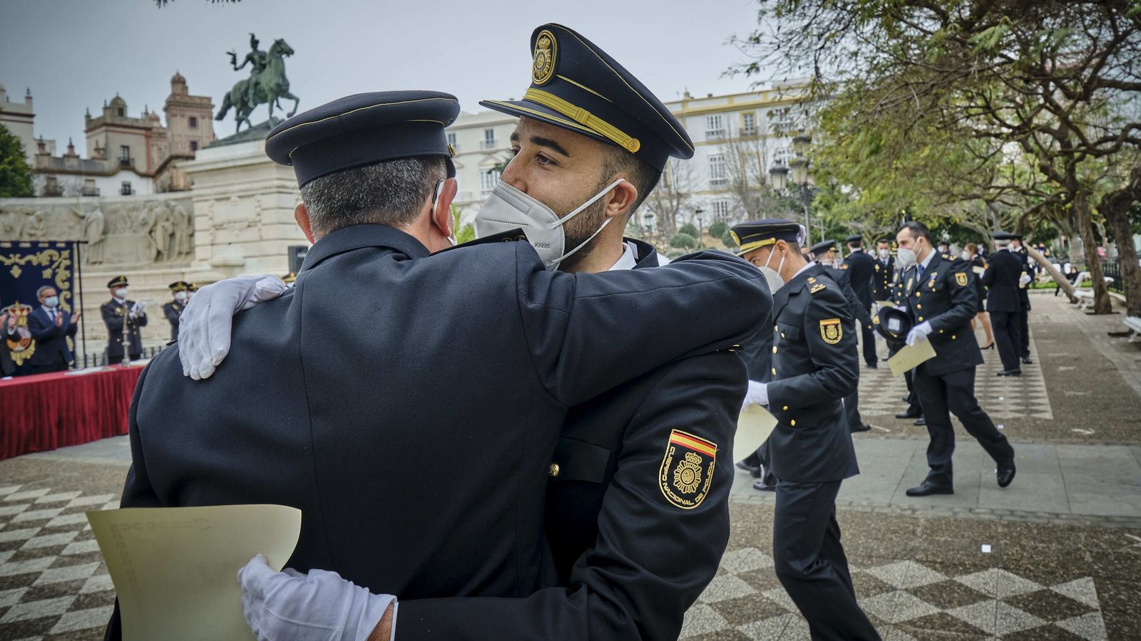 Acto de  juramento de 22 nuevos inspectores de la Policía Nacional en la Plaza de España.