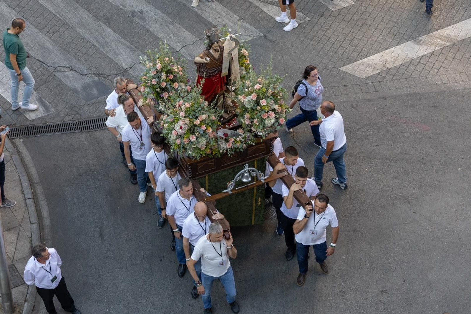 Un Jaén repleto de fieles acompañan los traslados de las veinte imágenes de la Magna (II)