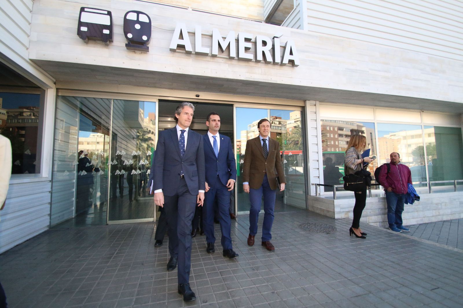 Íñigo de la Serna, ministro de Fomento, en una de sus cuatro visitas a la provincia de Almería.
