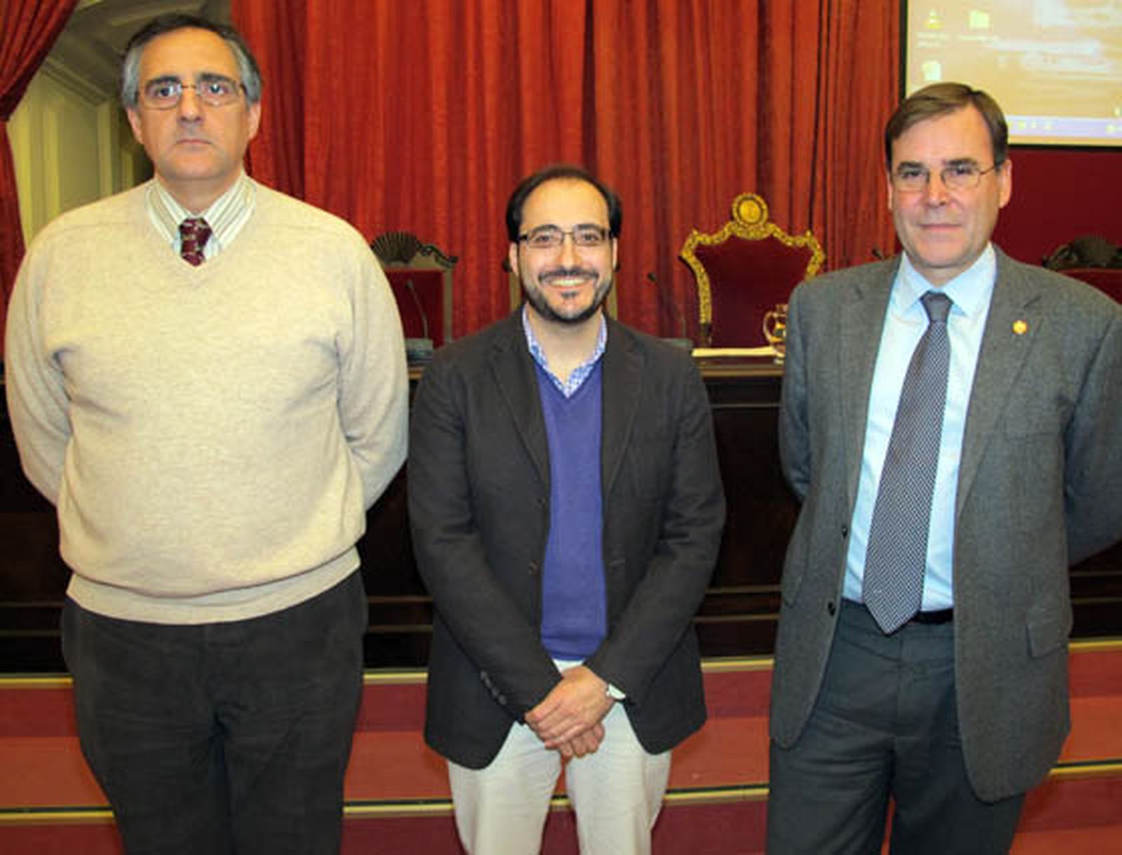 Francisco Jiménez-Espadafor (secretario); Federico Cuesta (subdirector de Calidad) y José Luyis Martínez Ramos (director) de la ETS de Ingeniería (US).

Foto: Victoria Ramírez