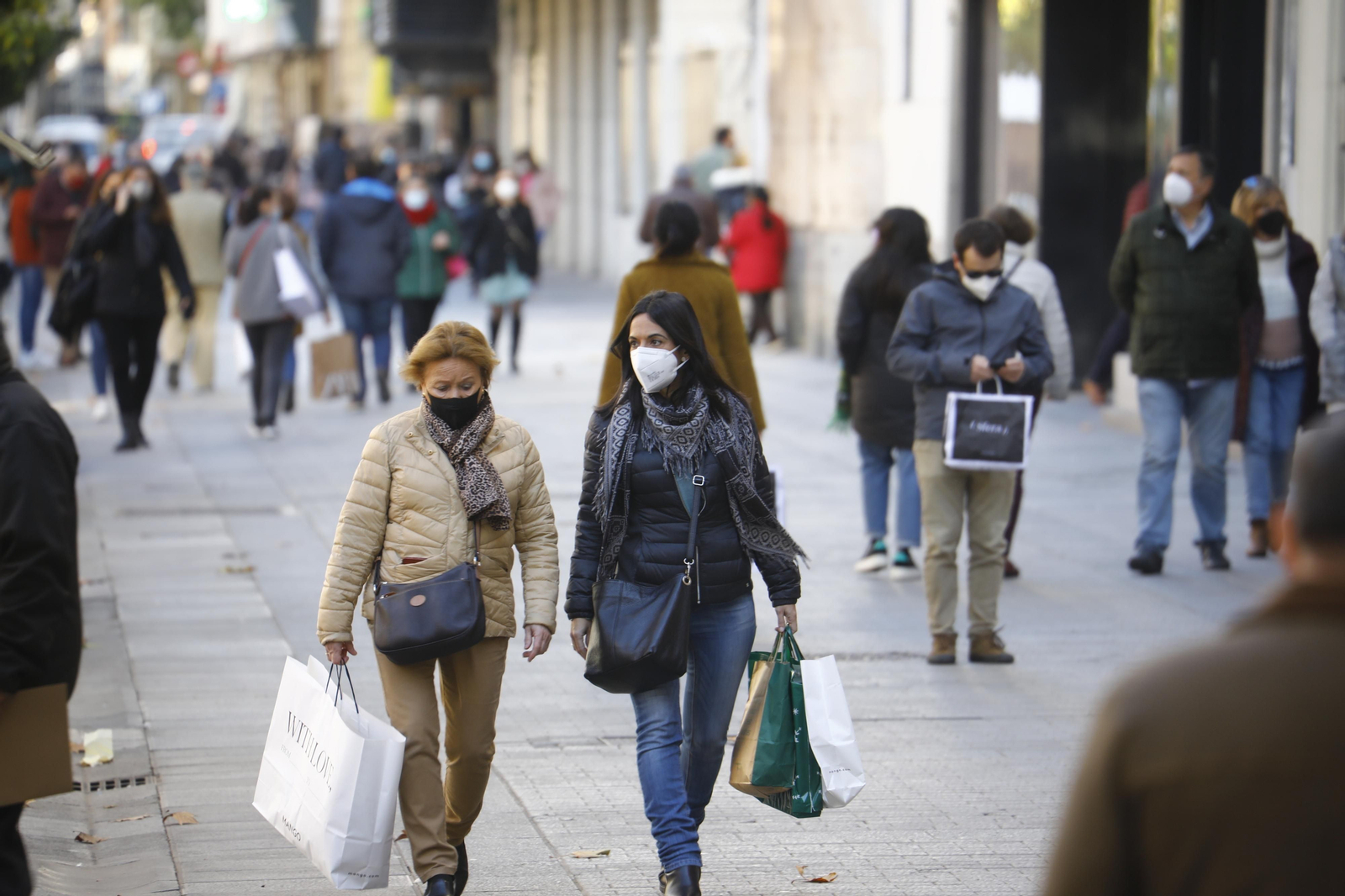 Así ha sido el primer día de rebajas en Córdoba, en fotografías
