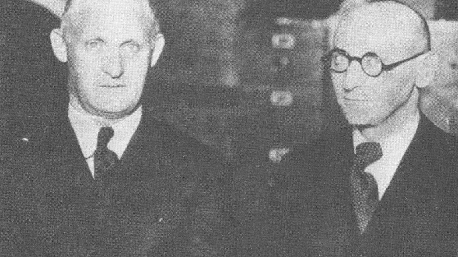 Israel Yehoshua Singer y su hermano Isaac Bashevis en los años treinta.