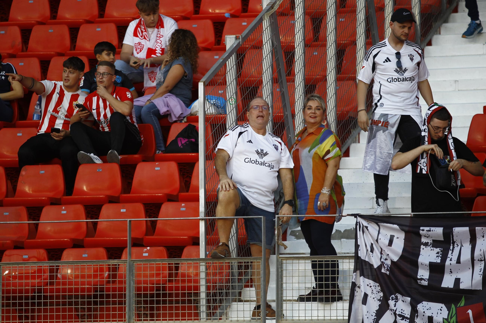 Búscate en las fotos del partido Almería-Albacete