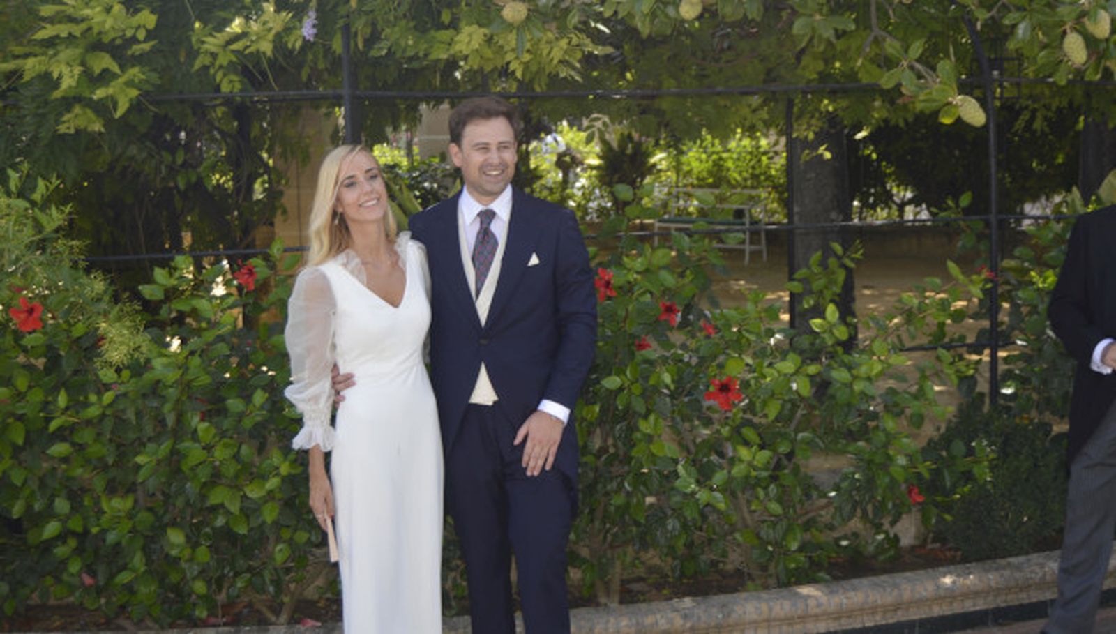 El nuevo matrimonio, Miriam Artigas Jerónimo y Guillermo Macpherson López, durante la celebración.