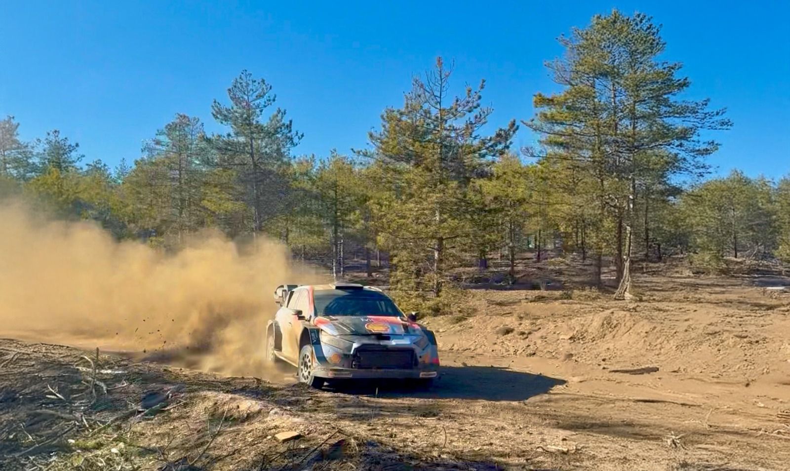 El coche con el que competirá Dani Sordo este 2026 en el Mundial de Rallies y con el que ha estado entrenando en la Sierra de Los Filabres en la última semana