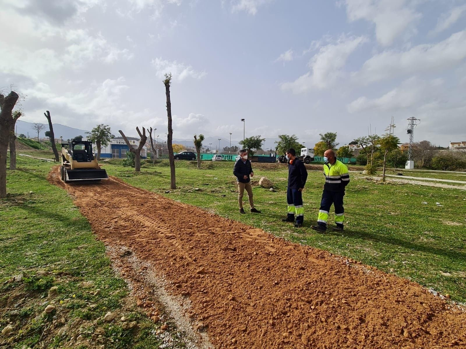 Alhaurín de la Torre repara el firme del Circuito de Cross Trail de San Joaquín