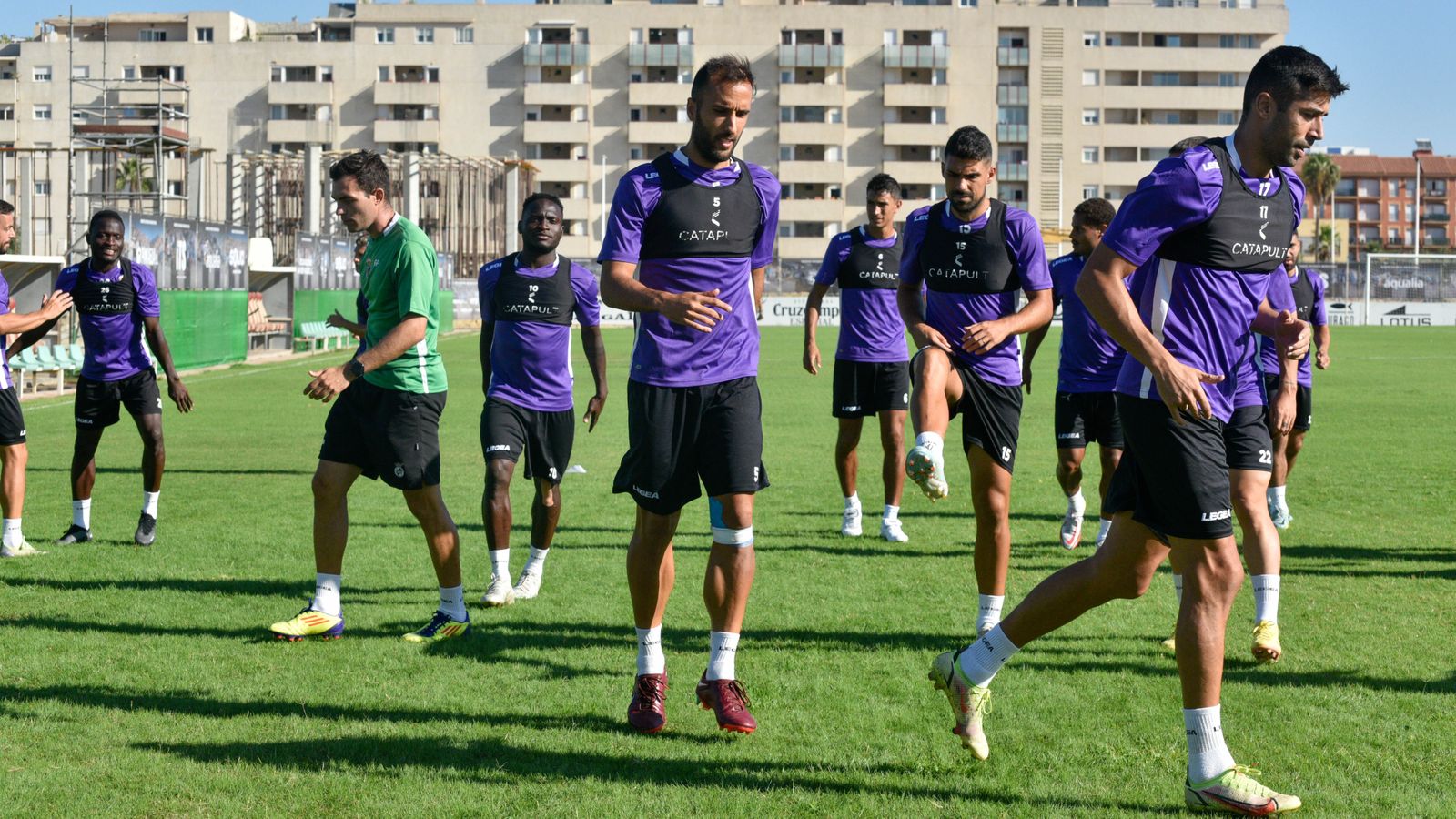 Entrenamiento de la Balona en el estadio Municipal de La Línea