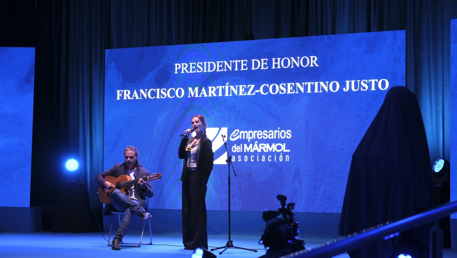 Imágenes del reconocimiento  como Presidente de Honor de la Asociación de Empresarios del Mármol, Francisco Martínez Cosentino