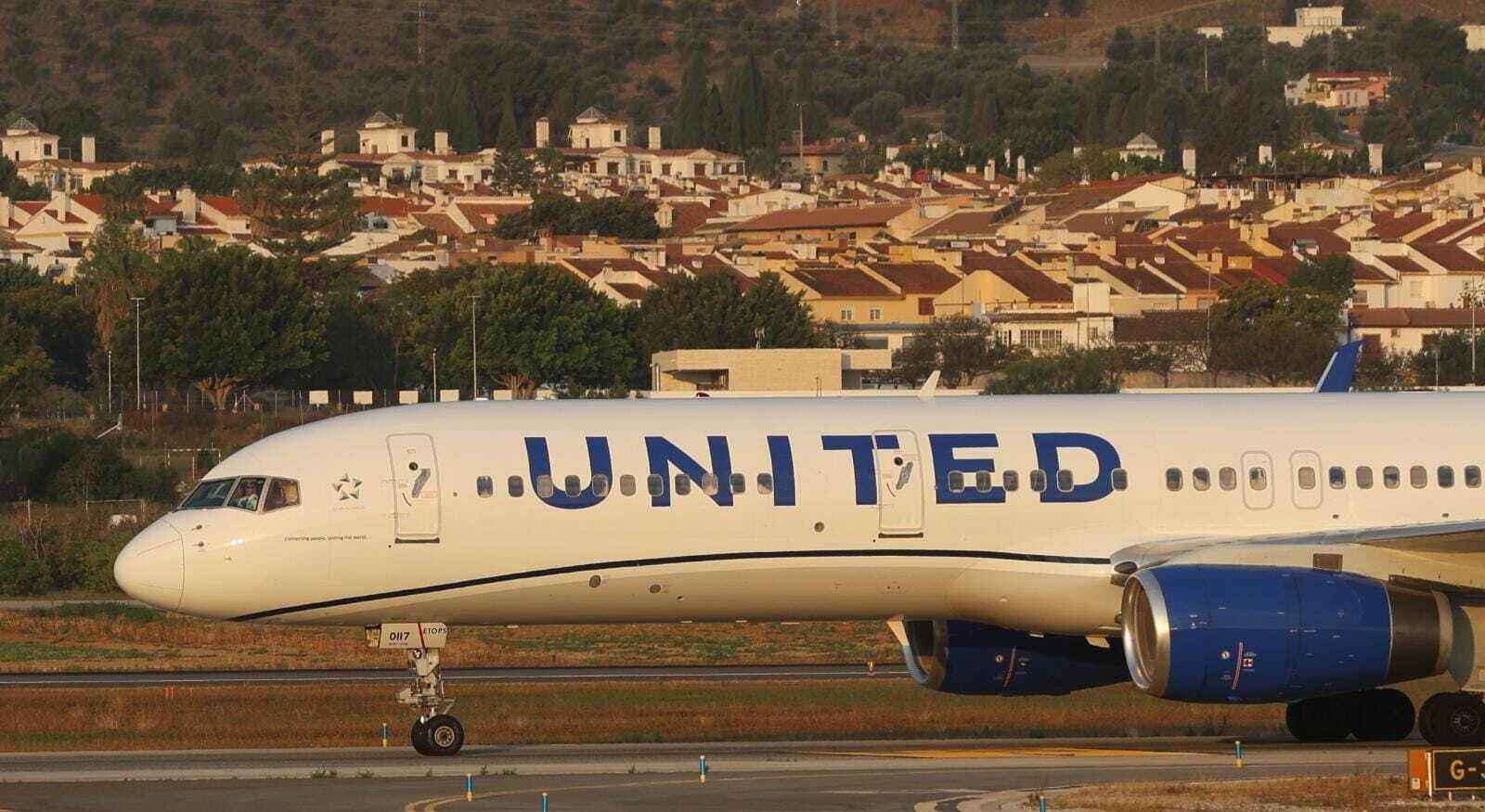 La llegada del primer vuelo de United Airlines a Málaga desde Nueva York.