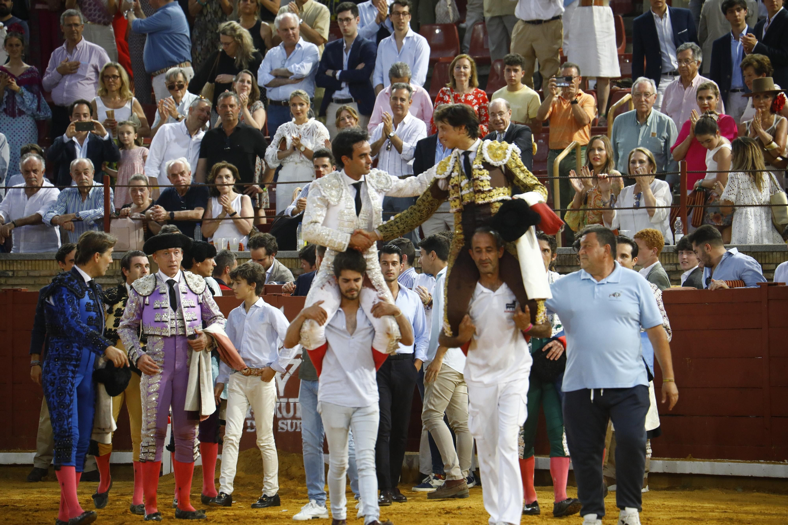 La corrida de Talavante, Roca Rey y Lagartijo, en Córdoba, en imágenes