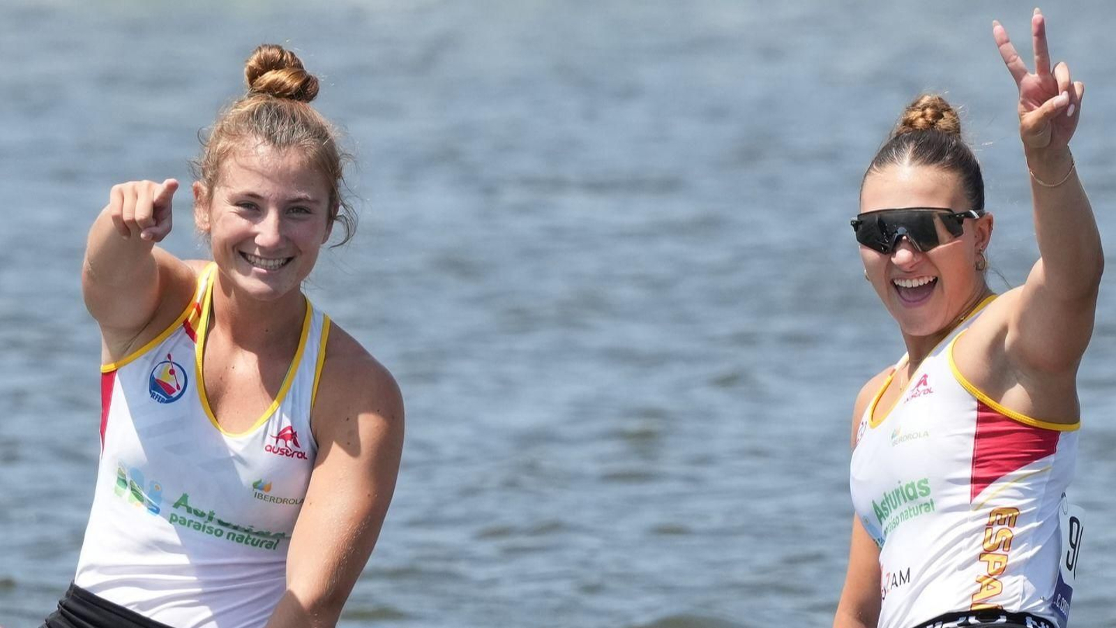 Elena Gómez-Millán celebra junto a su compañera el pase a la final