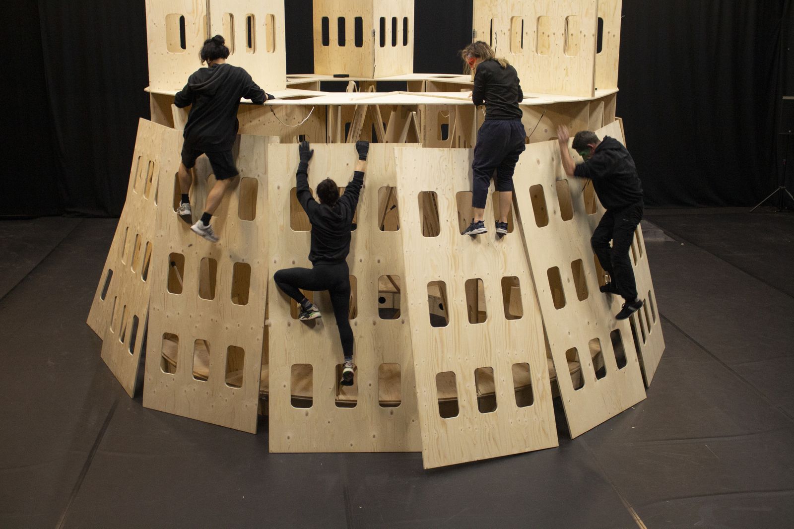 Una imagen del espectáculo performativo ideado por la creadora francesa.