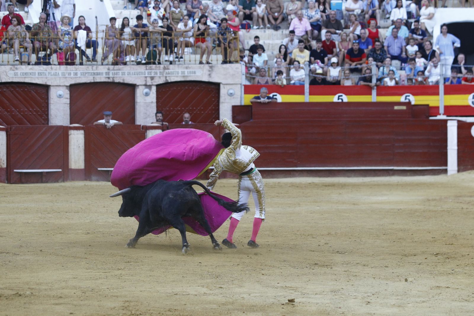 Imágenes de la novillada organizada por la Escuela Taurina de Almería
