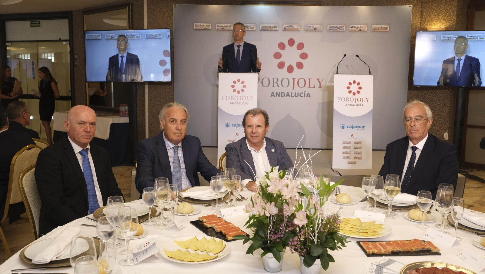 Imágenes del Foro Joly en Almería, con el Gobernador del Banco de España, Pablo Hernández de Cos