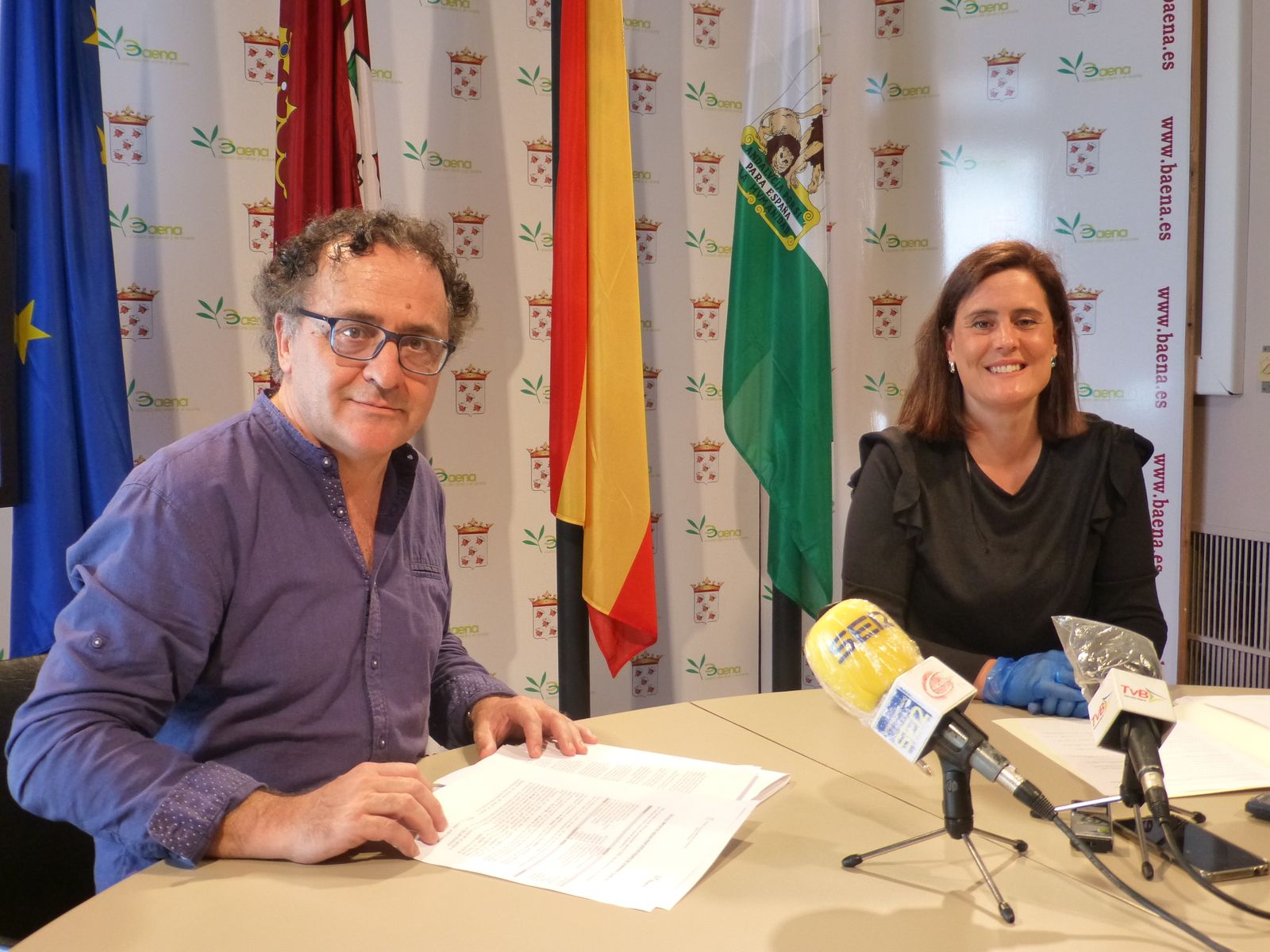 Ramón Martín y Cristina Piernagorda, durante la comparecencia en Baena.