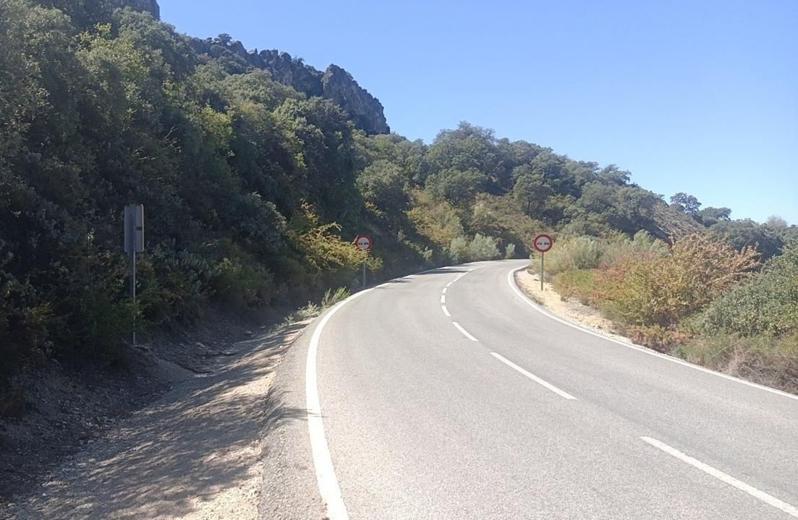 La carretera nos devuelve al Mirador de la Ventana.