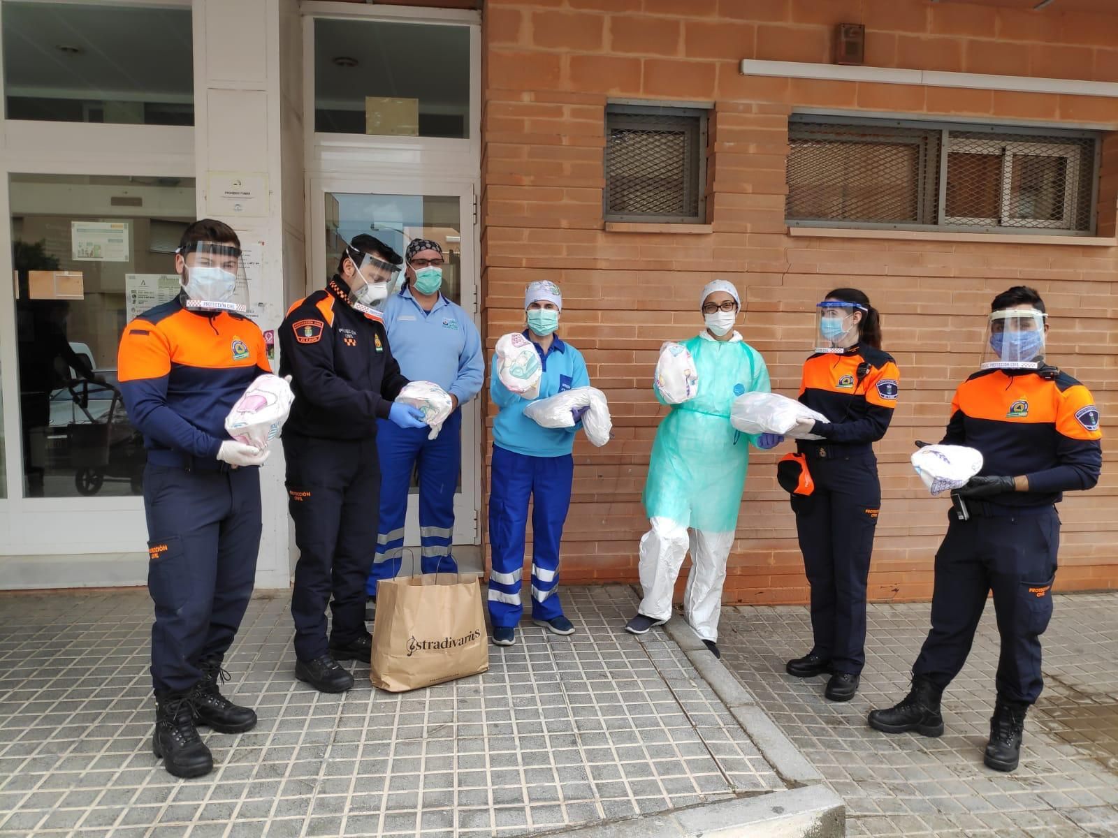 Gorros cedidos a los sanitarios elaboración de las costureras.