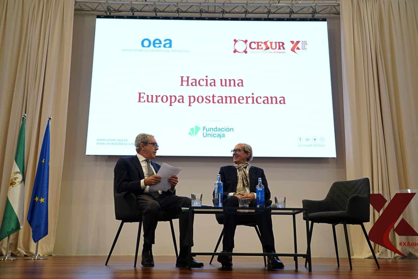 Rogelio Velasco, exconsejero de Economía de la Junta de Andalucía, y José Manuel González-Páramo, catedrático de Economía.