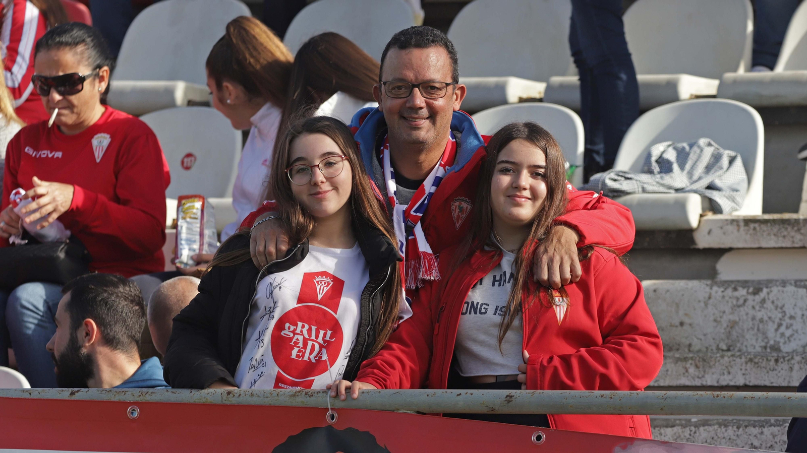 Fotos de la afición en el Nuevo Mirador