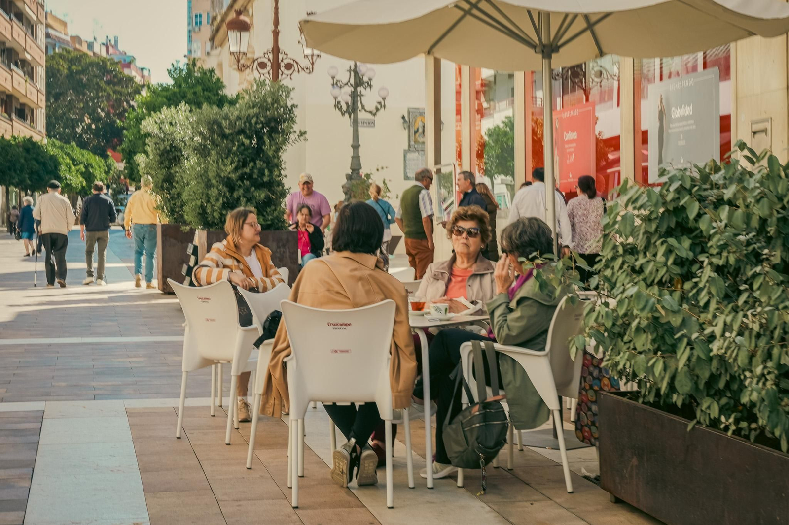 Así se vivió el apagón en las calles de Huelva, en imágenes