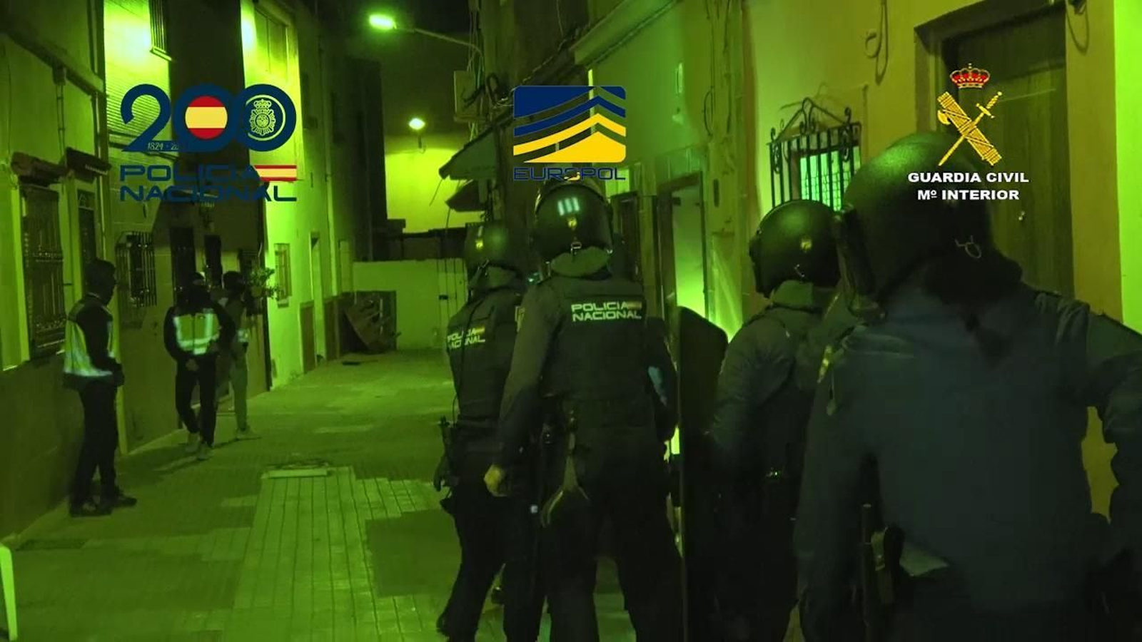 Detenidas tres personas por la muerte de cinco migrantes que fueron arrojados al mar desde una embarcación Detenidas tres personas por la muerte de cinco migrantes que fueron arrojados al mar desde una embarcación