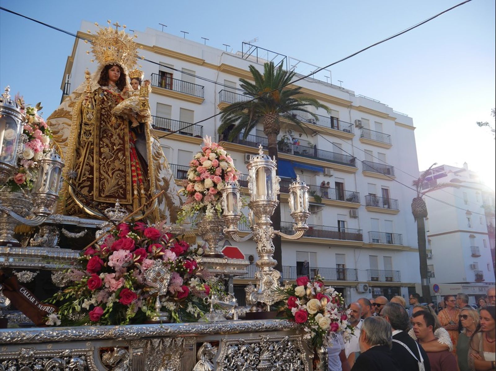 La procesión de la Virgen del Carmen, las imágenes a pie de calle