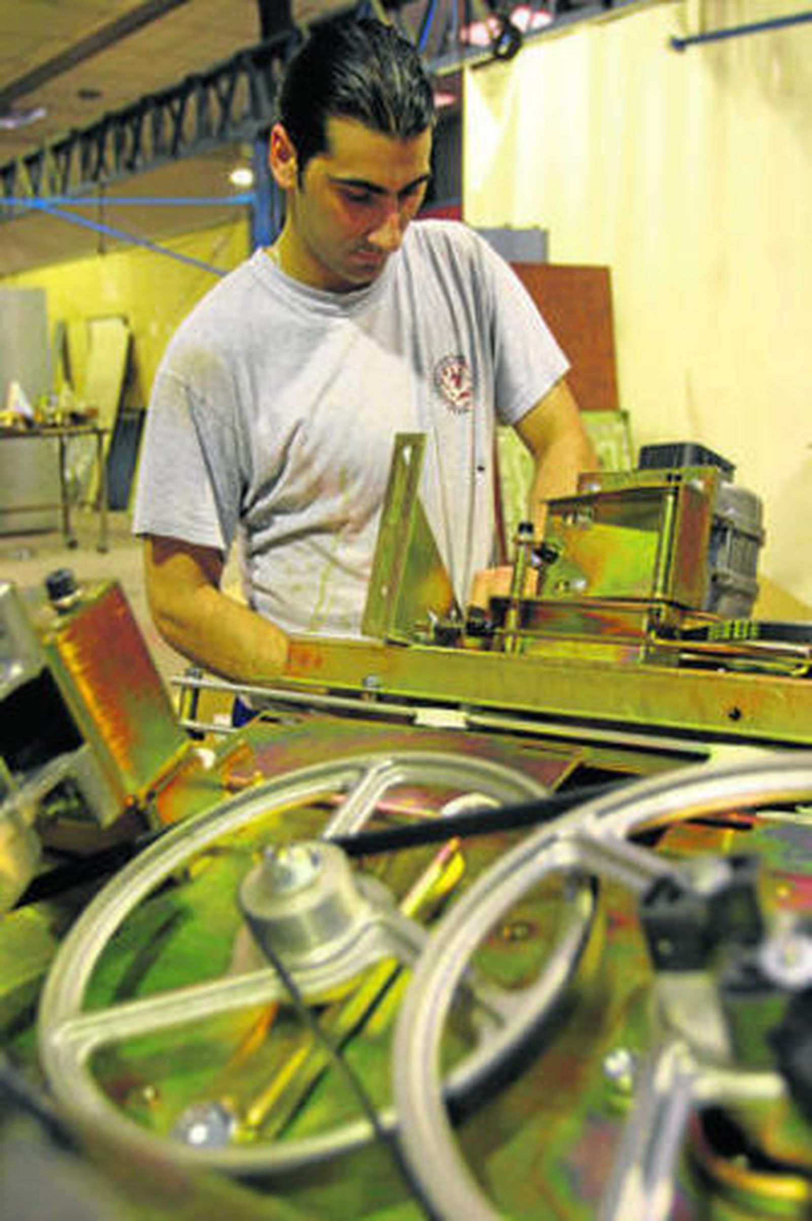 En Granada el 75% de la producción la copa el sector servicios.