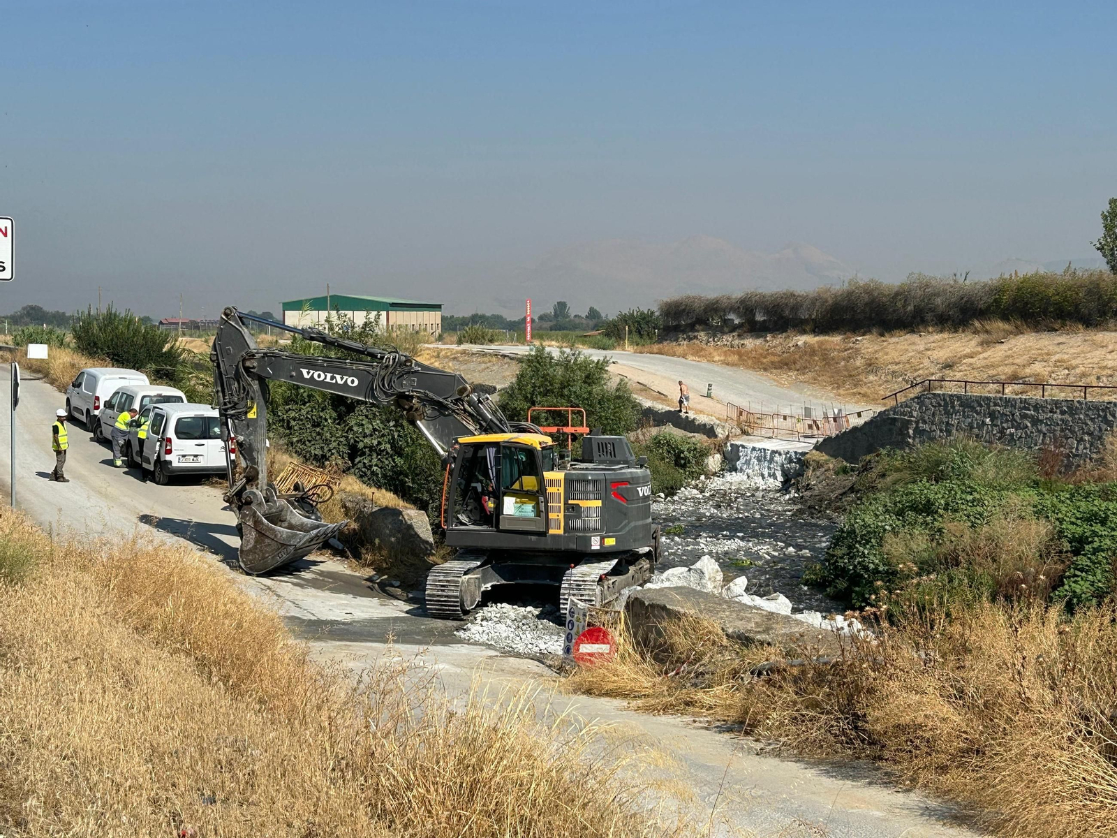 Imagen de la demolición del vado inundable del río Genil, ya desaparecido