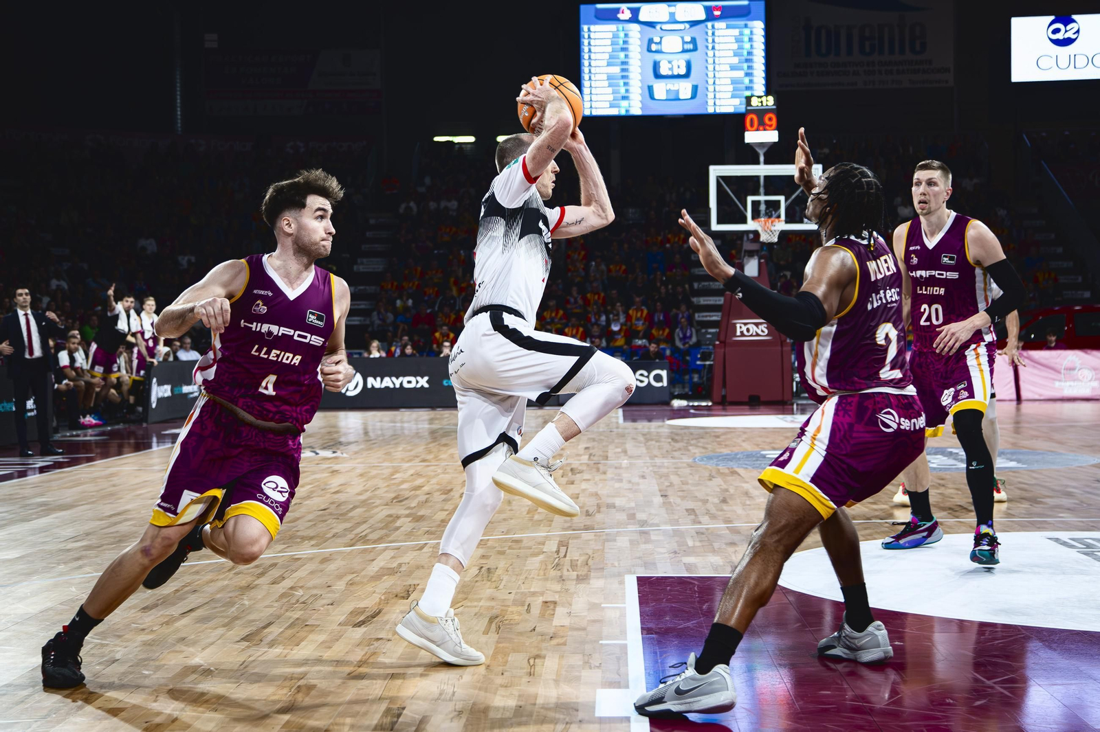 Jonathan Rousselle en el duelo de la pasada campaña ante Lleida.