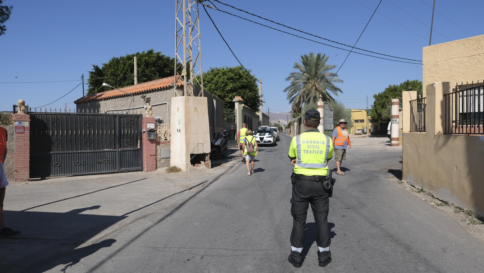 Protestas de los vecinos de los cortijos de La Cañada por la falta de iluminación