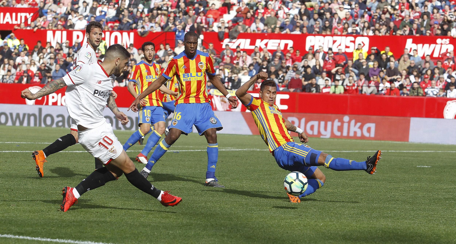 El Sevilla FC-Valencia, en imágenes