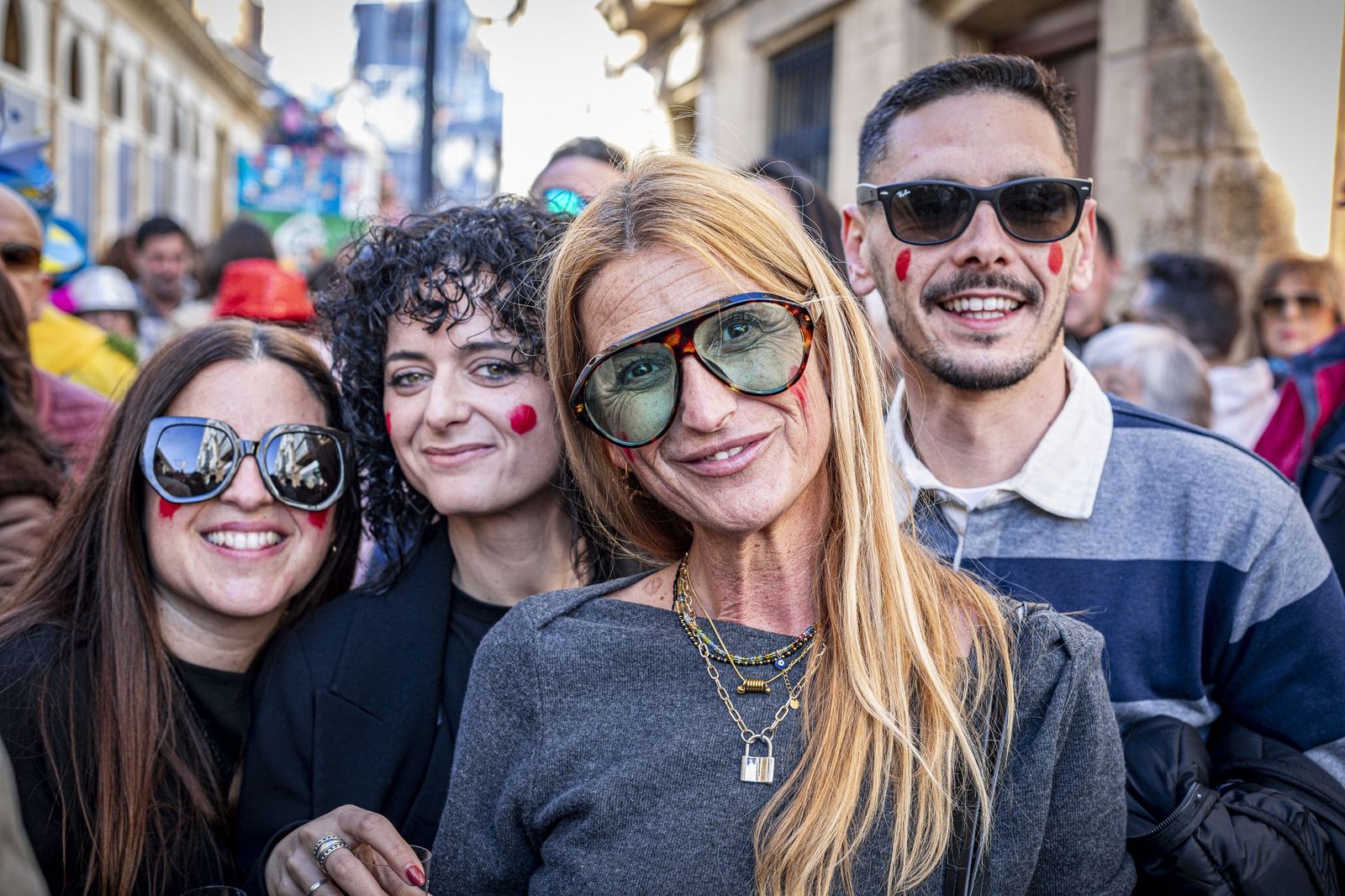 Las mejores imágenes del lunes de Carnaval de Cádiz 2026