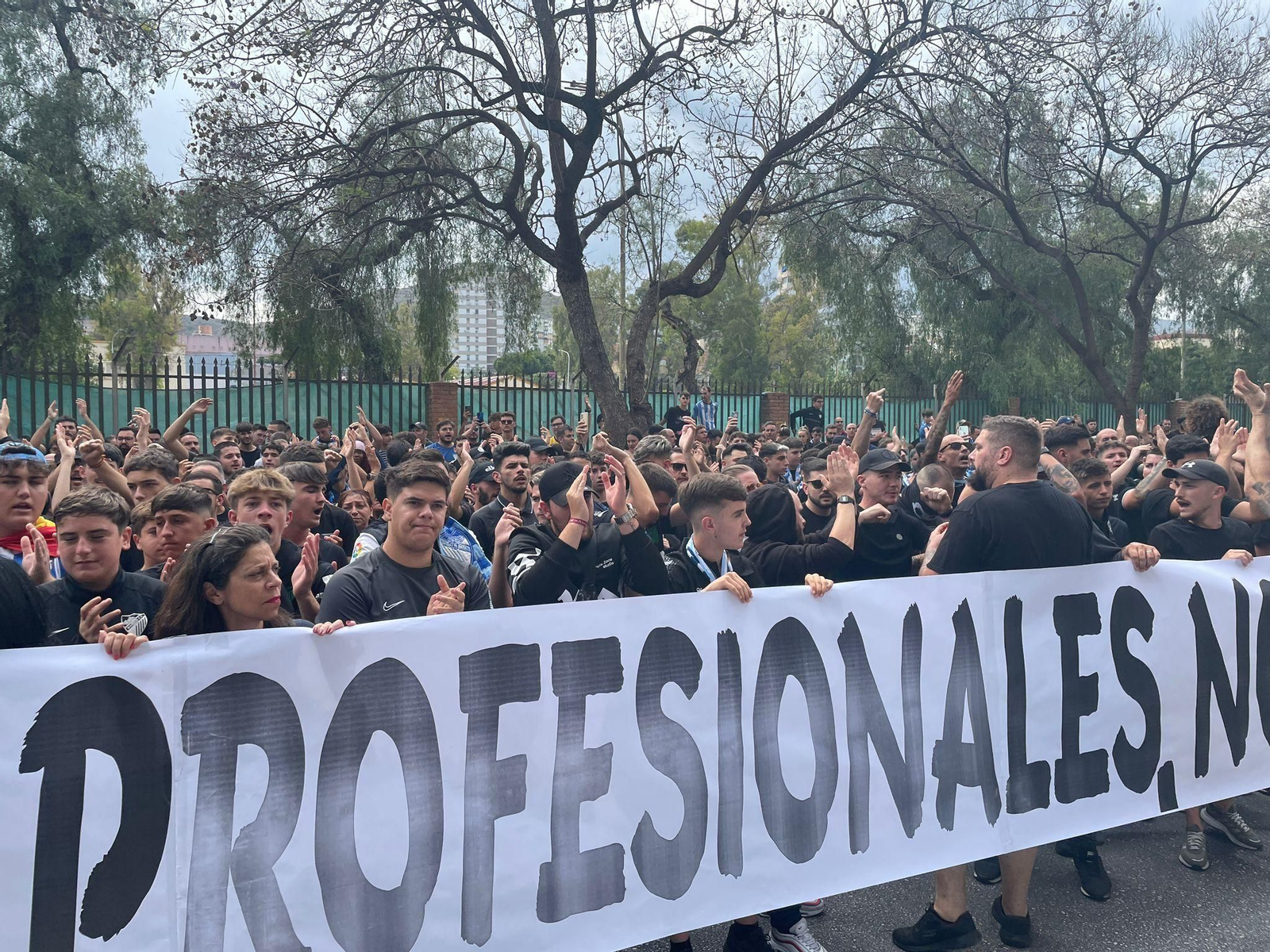Durísimas críticas de la afición del Málaga CF en la protesta
