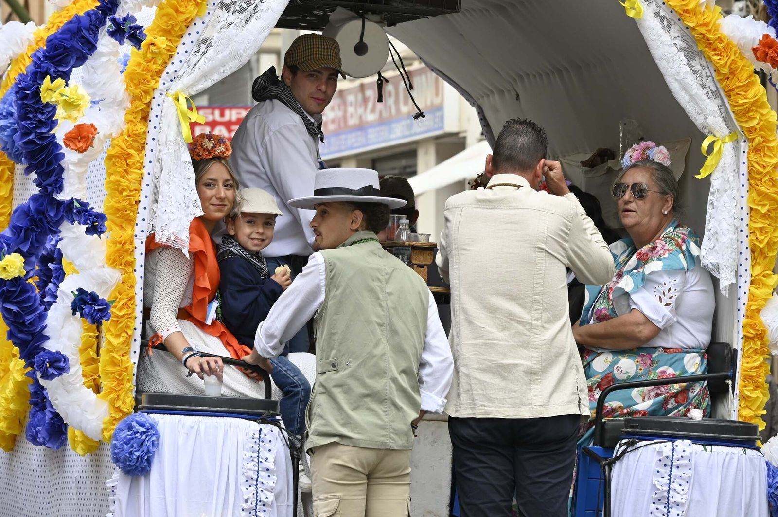 Imágenes de los carros de la Hermandad del Rocío de Huelva