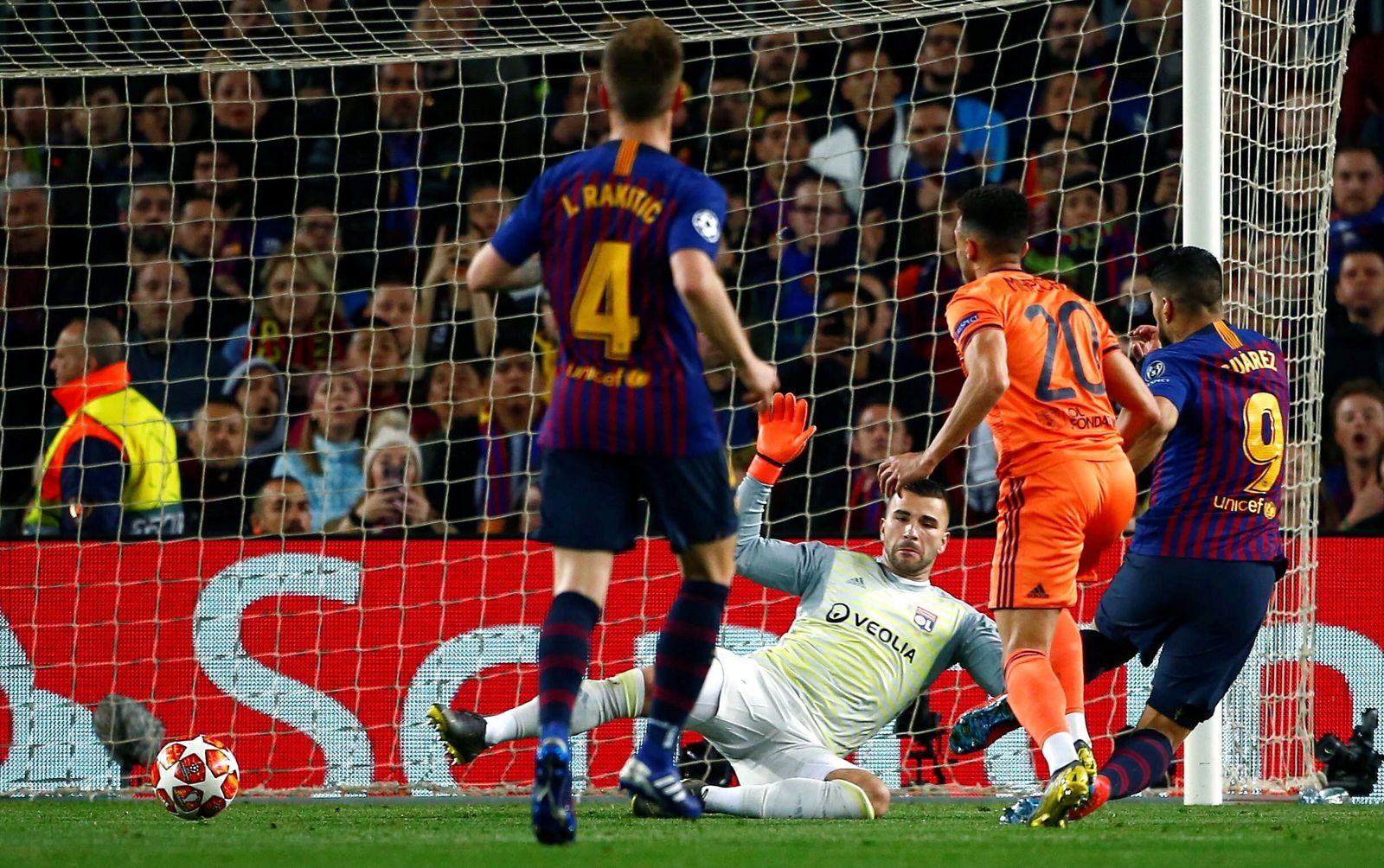 Las imágenes del Barcelona-Olympique de Lyon de Champions