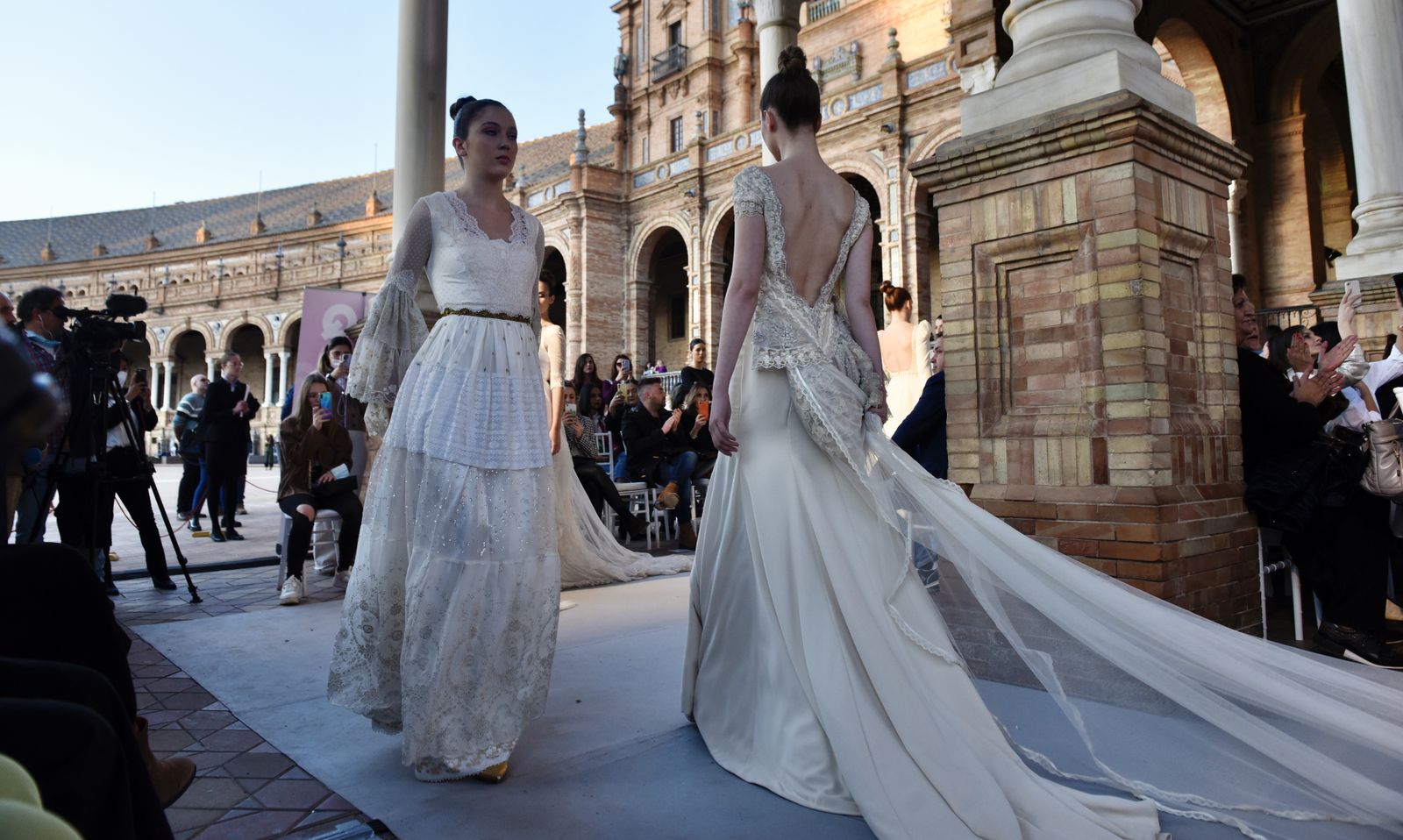 El desfile de Aurora Gaviño en la pasarela de novia e invitada SIQ 2022, todas las fotos