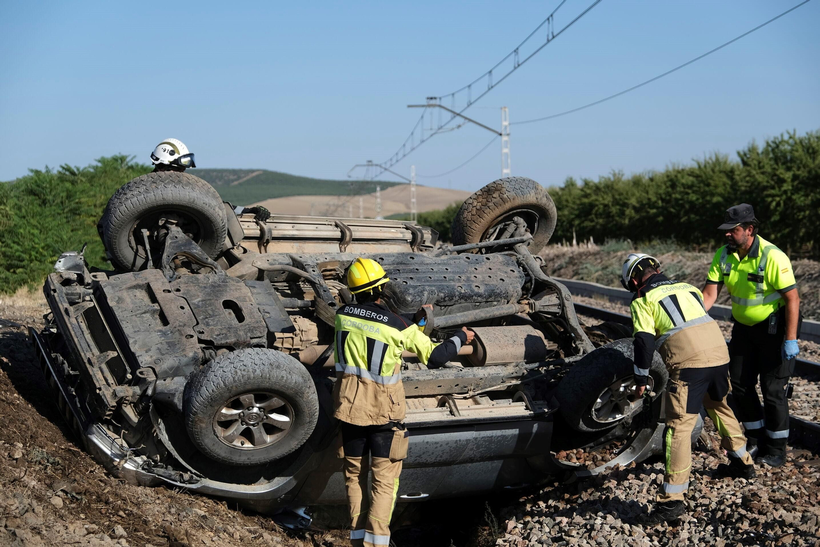 El accidente entre un tren y un coche en Alcolea, en imágenes El accidente entre un tren y un coche en Alcolea, en imágenes
