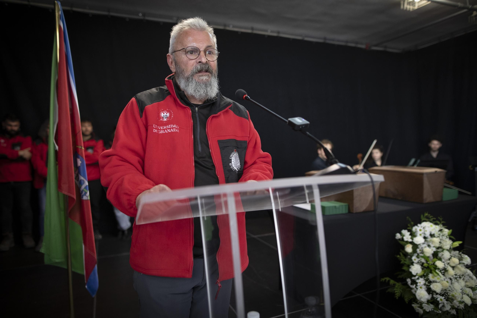 Las mejores imágenes de la entrega de los restos de víctimas del franquismo a sus familiares en Víznar