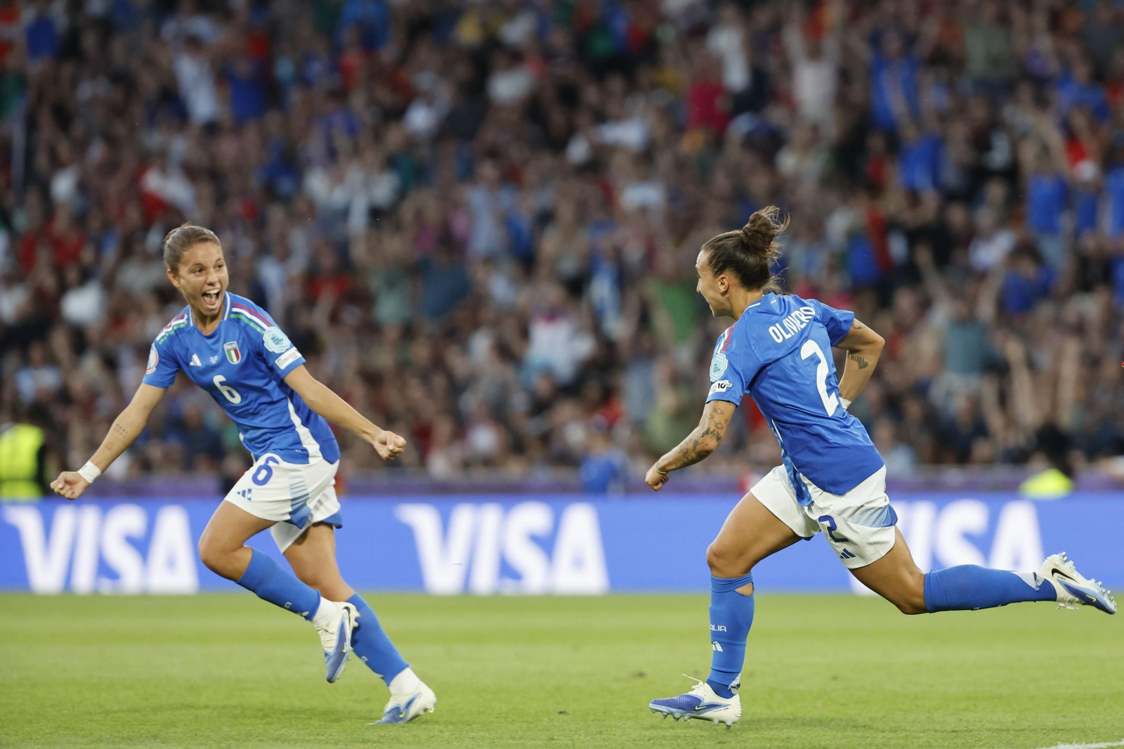 Las fotos del Italia - España de la Eurocopa femenina