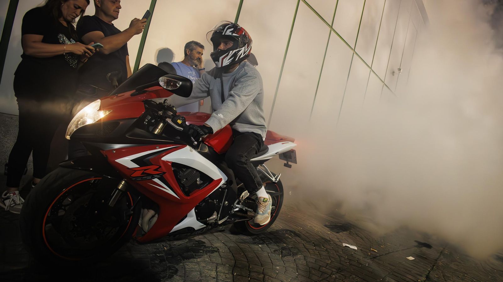 Ambiente en la avenida de Europa el jueves del Gran Premio de Jerez 2025