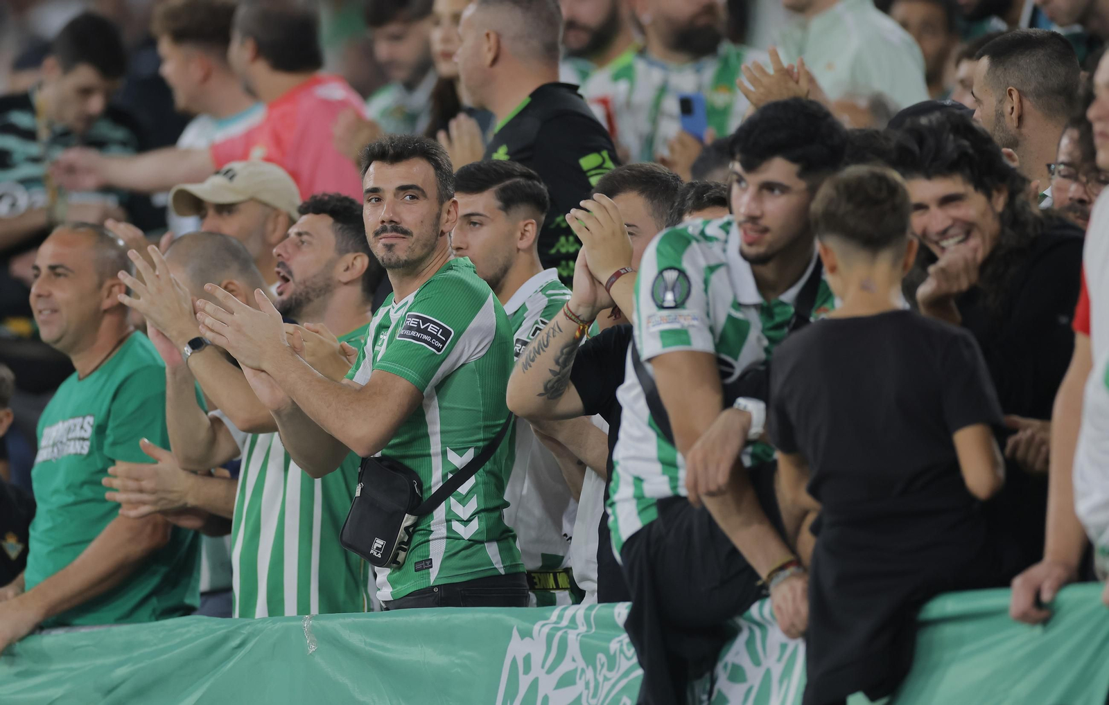 Búscate en las fotos del Betis - Atlético de Madrid