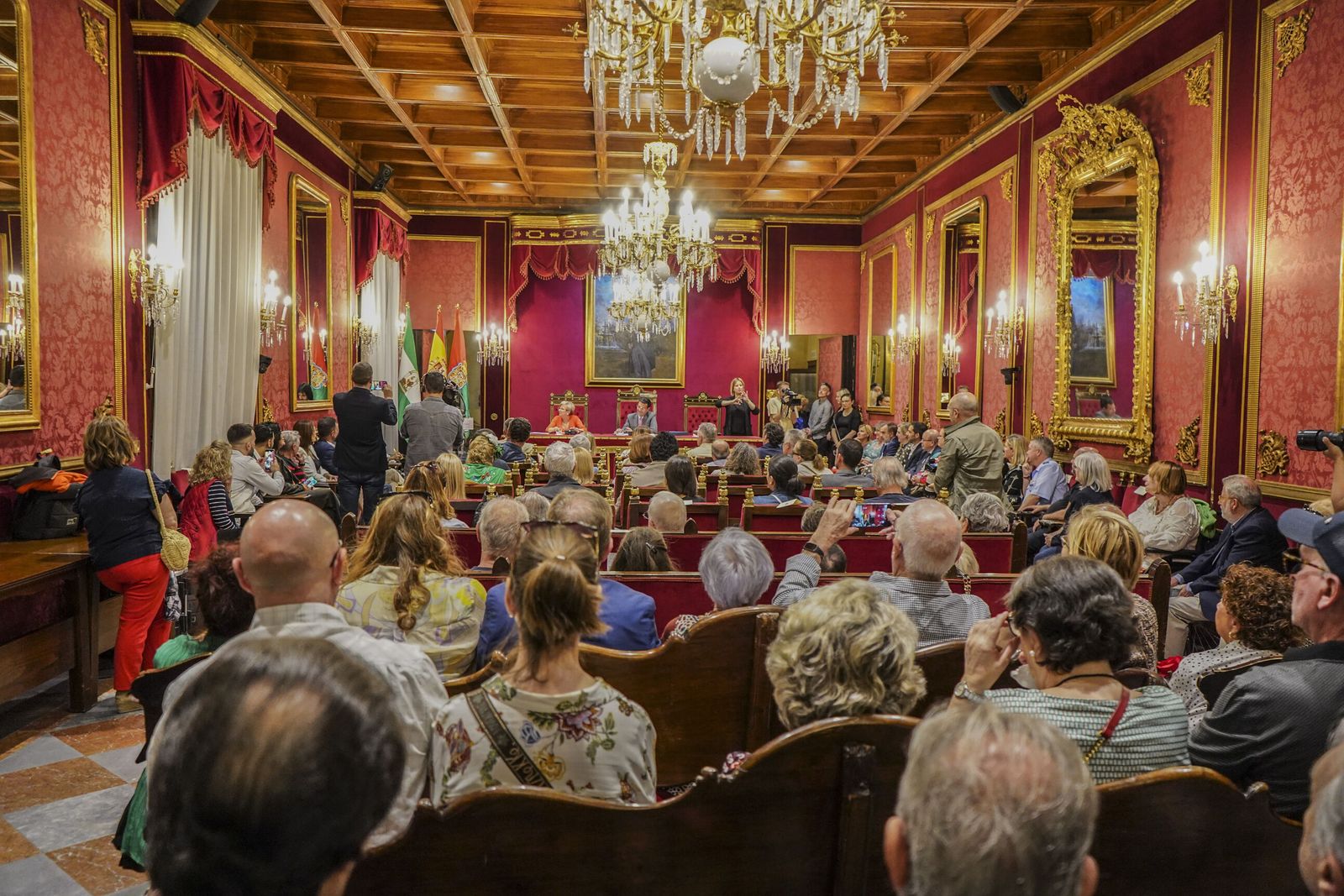 El Corpus se oficializa con el pregón de la mano de Juan Torres Fajardo 'Juan Habichuela'