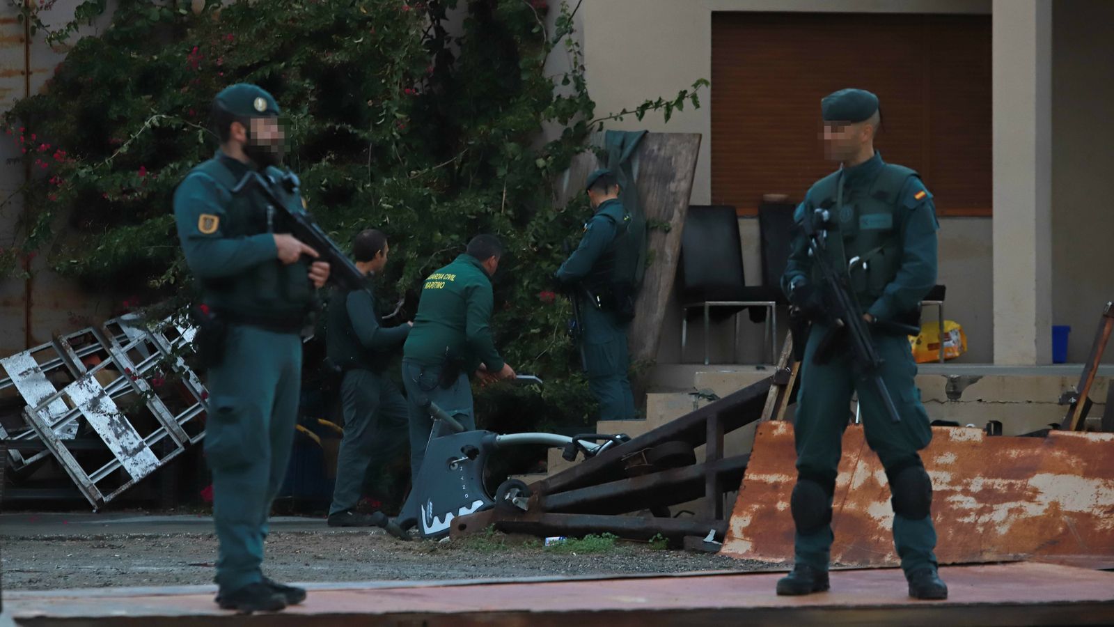 Registros de la Guardia Civil en Palmones