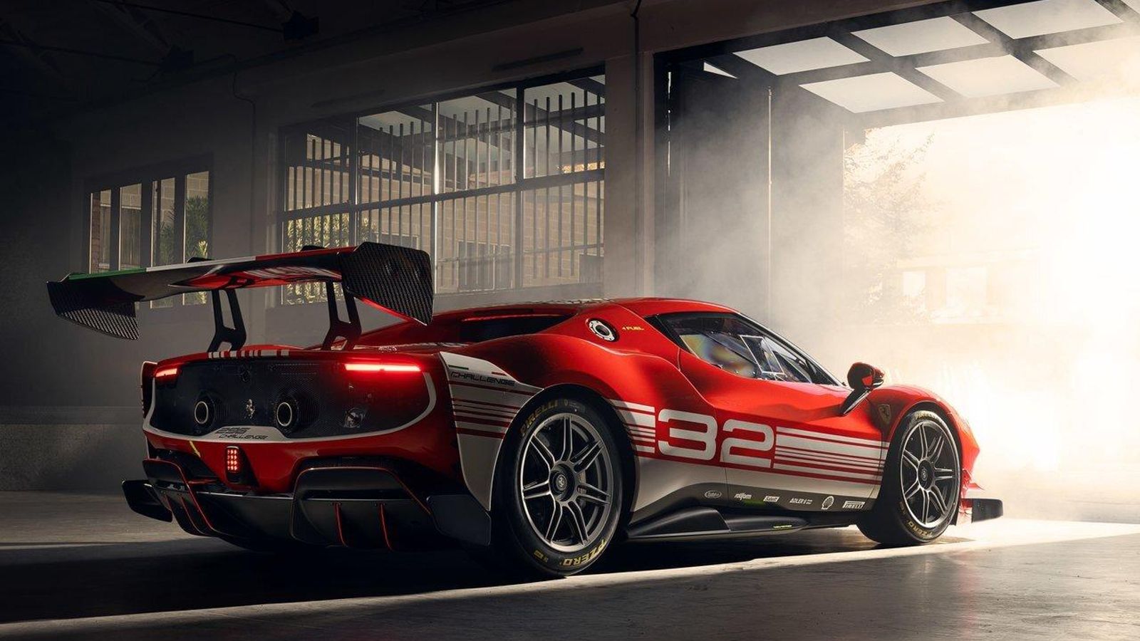 Por primera vez, un coche de la Ferrari Challenge utiliza, en lugar de un motor V8, un V6. Ahora bien, éste aporta 234 CV por litro.