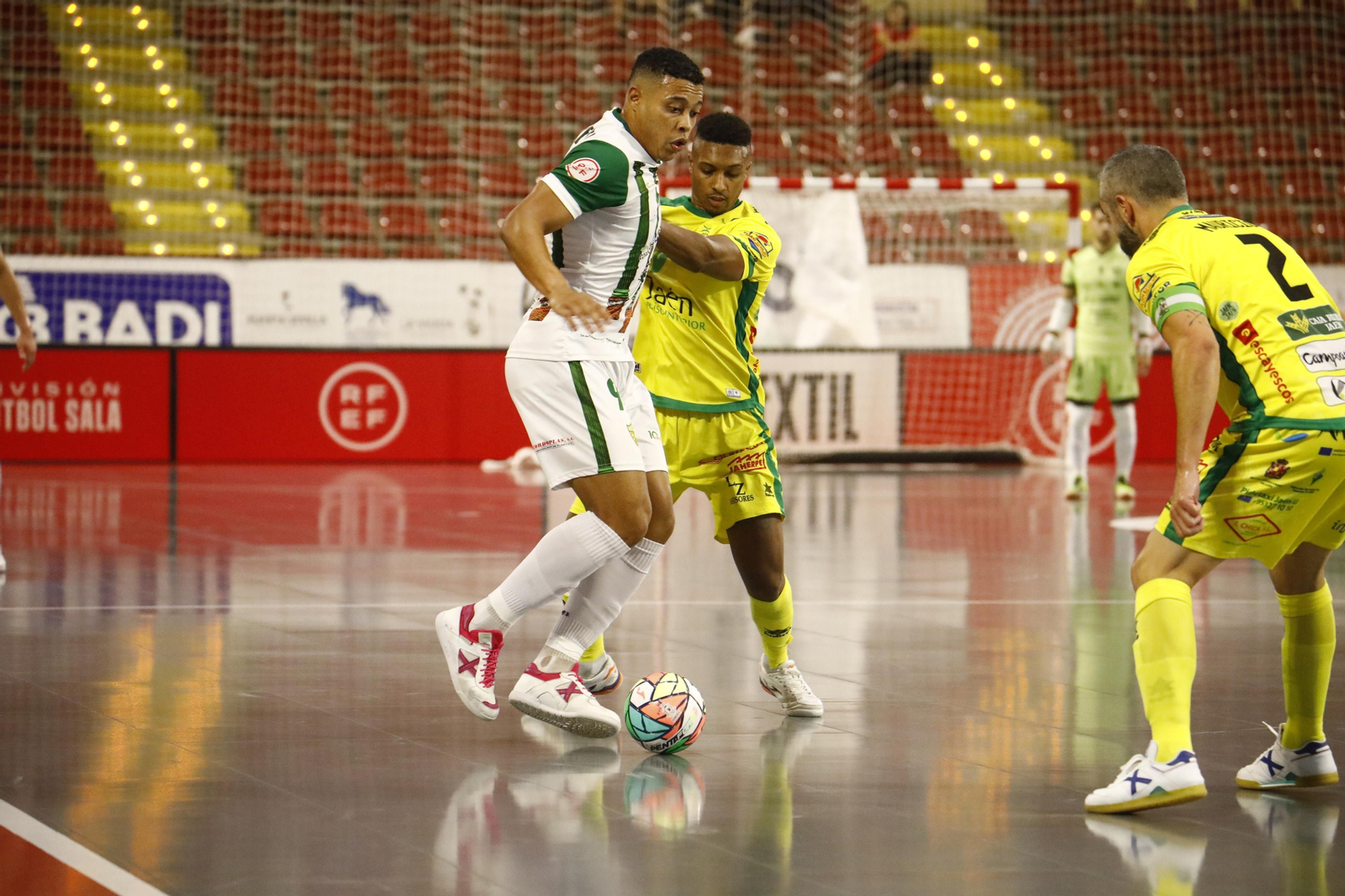 Las mejores fotos de la victoria del Córdoba Futsal ante el Jaén Paraíso Interior